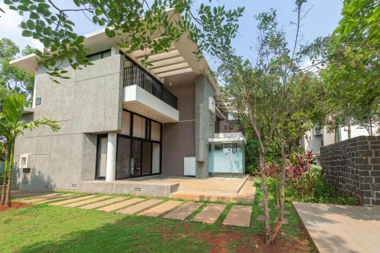 Villa Foresta By Stayvista With Modern Decor, Swimming Pool & Expansive Lawn For A Perfect Escape Лонавала Экстерьер фото