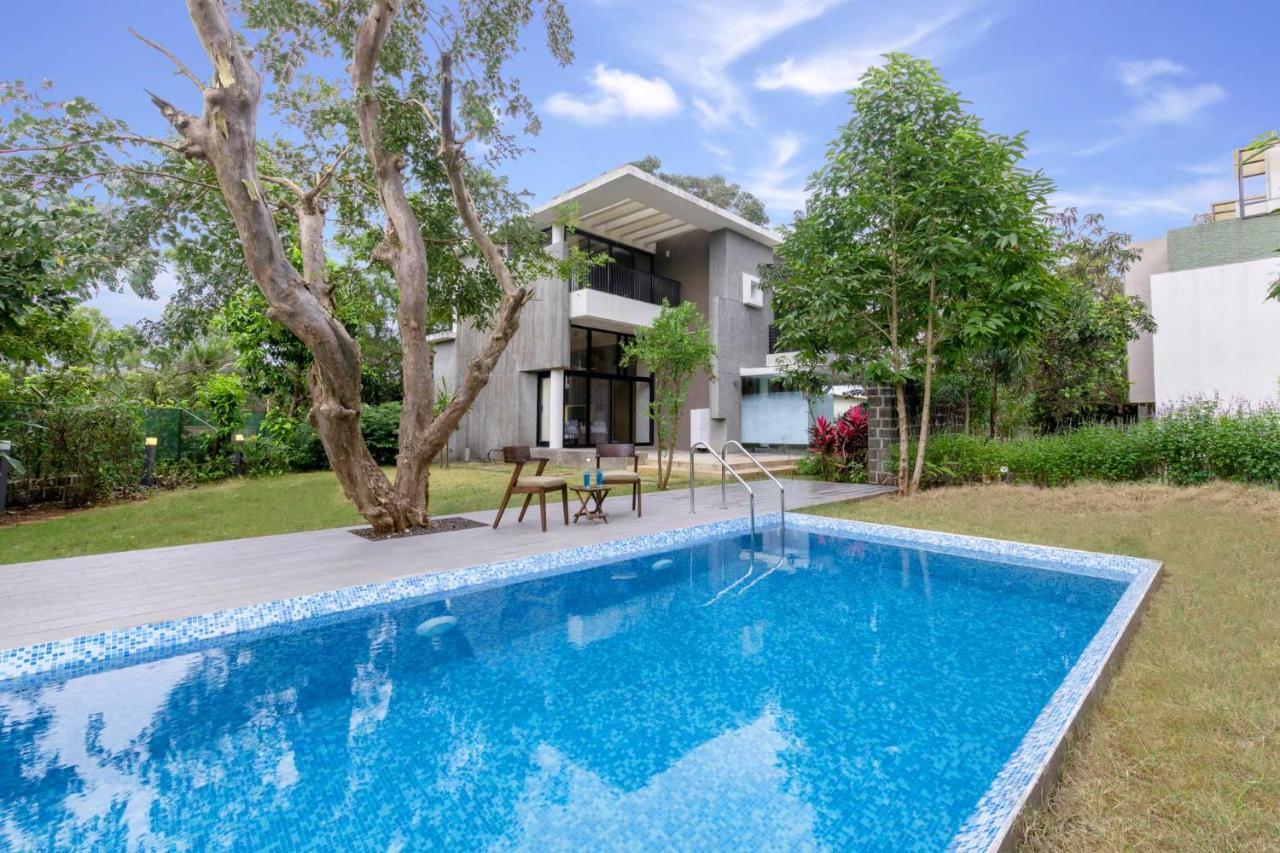 Villa Foresta By Stayvista With Modern Decor, Swimming Pool & Expansive Lawn For A Perfect Escape Лонавала Экстерьер фото