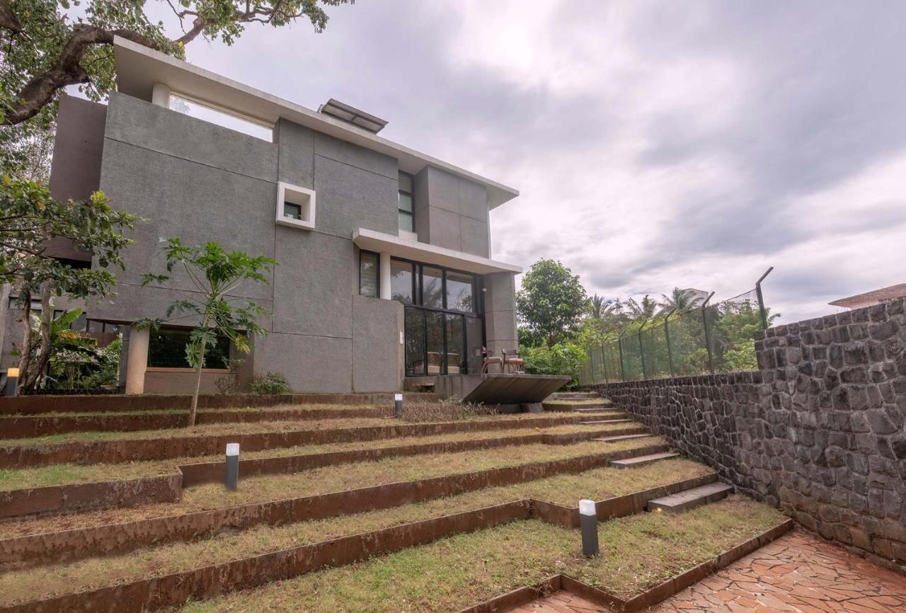Villa Foresta By Stayvista With Modern Decor, Swimming Pool & Expansive Lawn For A Perfect Escape Лонавала Экстерьер фото