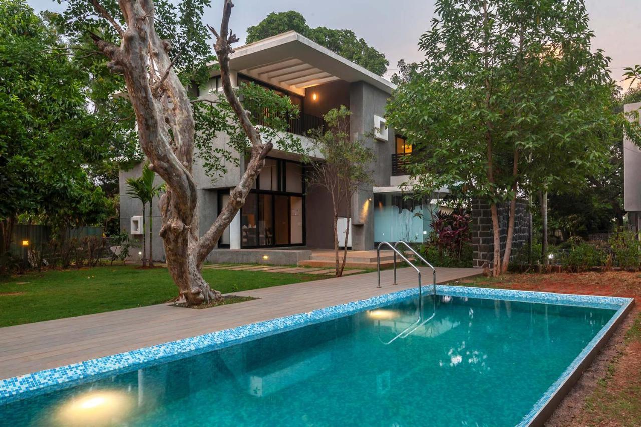 Villa Foresta By Stayvista With Modern Decor, Swimming Pool & Expansive Lawn For A Perfect Escape Лонавала Экстерьер фото