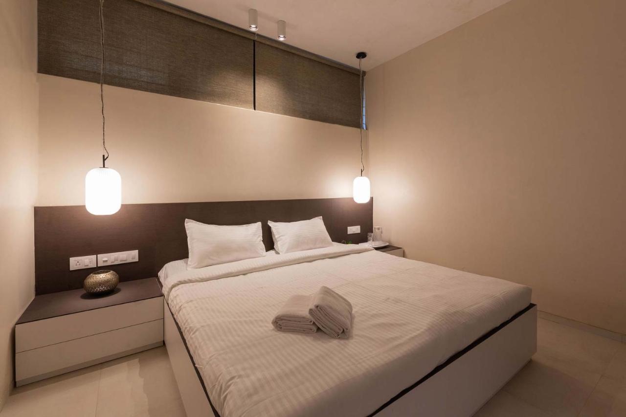 Villa Foresta By Stayvista With Modern Decor, Swimming Pool & Expansive Lawn For A Perfect Escape Лонавала Экстерьер фото